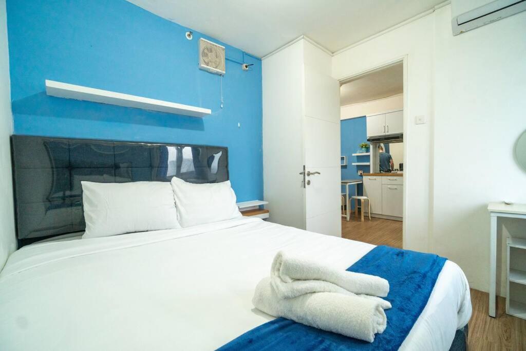 2 Bedroom Above Bassura Mall East Netflix Apartment *